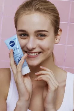 NIVEA Egaliserend Bio Rijst Scrub - Bio Blauwe Bes Normale Huid - 75ml -Nivea Winkel 799x1200 4