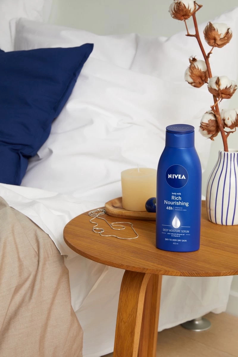 NIVEA Verzorgende Bodymilk - 400 Ml 3 NIVEA Verzorgende Bodymilk - 400 Ml - Afbeelding 3