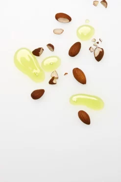 NIVEA Essentials Verzachtende Reinigingsmelk Met Amandelolie - 200 Ml - Reinigingsmelk -Nivea Winkel 800x1200 44