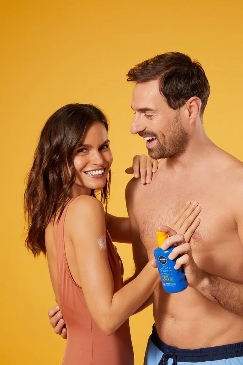 NIVEA SUN Protect & Hydrate Zonnespray SPF 50+ - 200 Ml 2 NIVEA SUN Protect & Hydrate Zonnespray SPF 50+ - 200 Ml - Afbeelding 2