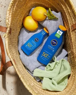 NIVEA SUN Protect & Hydrate Zonnemelk Travelsize SPF50+ - 100ML -Nivea Winkel 960x1200 121