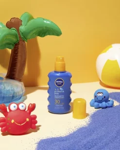 NIVEA SUN Kids Protect & Play Hydraterende Zonnespray SPF 50+ - 200 Ml 6 NIVEA SUN Kids Protect & Play Hydraterende Zonnespray SPF 50+ - 200 Ml -Nivea Winkel 960x1200 127
