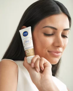 NIVEA SUN Luminous Gezicht Zonnebrand Anti-Pigment - SPF50 40 Ml 25 NIVEA SUN Luminous Gezicht Zonnebrand Anti-Pigment - SPF50 40 Ml -Nivea Winkel 960x1200 136
