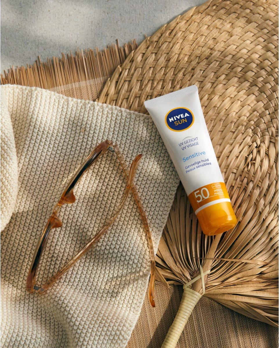 NIVEA SUN Gezicht Sensitive Zonnecrème Gezicht SPF 50 - Gevoelige Huid - 50 Ml 11 NIVEA SUN Gezicht Sensitive Zonnecrème Gezicht SPF 50 - Gevoelige Huid - 50 Ml - Afbeelding 11