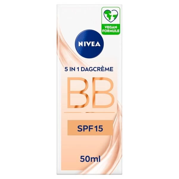 Nivea Essentials 5-in-1 BB Cream Light SPF15 Dagcrème 1 Nivea Essentials 5-in-1 BB Cream Light SPF15 Dagcrème