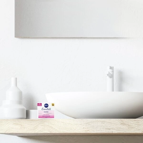 Nivea 24H Hydratation Voedende Dagcrème 4 Nivea 24H Hydratation Voedende Dagcrème - Afbeelding 4