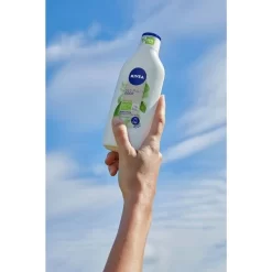 Nivea Naturally Good Aloë Vera Bodylotion -Nivea Winkel prd front 5294325 3 600x600 1