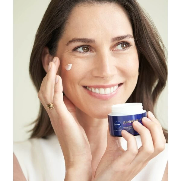 Nivea Luminous630 Teint Egaliserende Anti-Spot Nachtcrème 4 Nivea Luminous630 Teint Egaliserende Anti-Spot Nachtcrème - Afbeelding 4